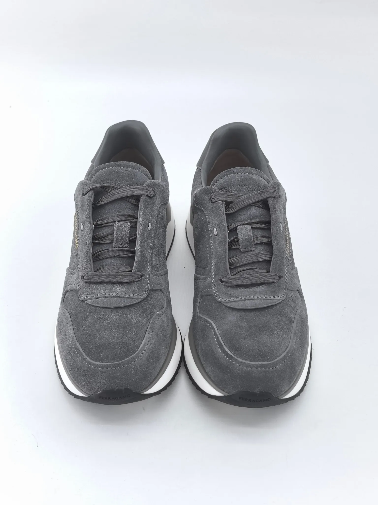 [Ferragam] Top P: 780💰 ▪️Size: 39-44 (38.45 custom-made) FERRAGAMO Ferragam 🔍Top purchasing agent 🇮🇹 Ferragam Street-charming casual shoe series, the counter sells the original configuration simultaneously, Italian imported cowhide fabric, high-quality splicing technology, imported water-dyed cow lining , soles: original foam outsole specially provided by the original factory, original factory follow-up goods, 🔍 high quality, can be entered and exited the counter at will, welcome to compare and synchronize with the counter.